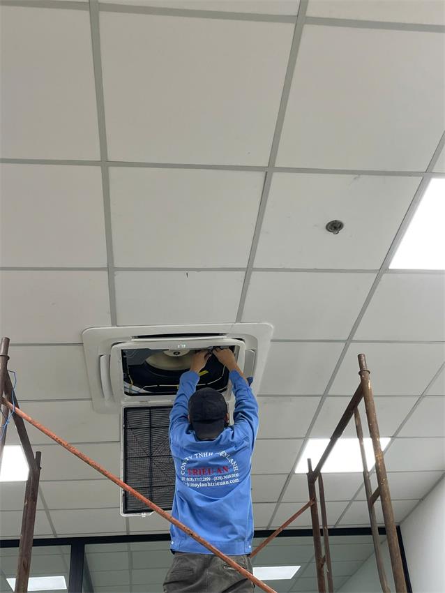 Giá bán: , Điện thoại: , 